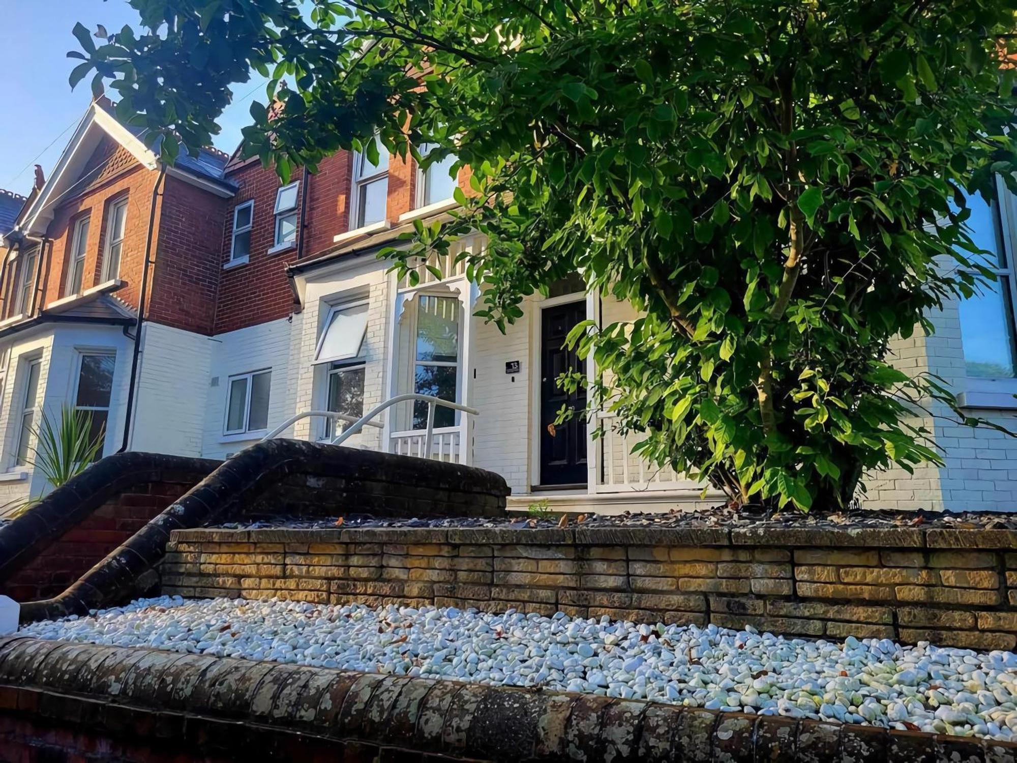 One Bed Apartment, Close To Train, City, Beach And Hospital Long Booking Welcome WTA WTA Eastbourne Exterior foto